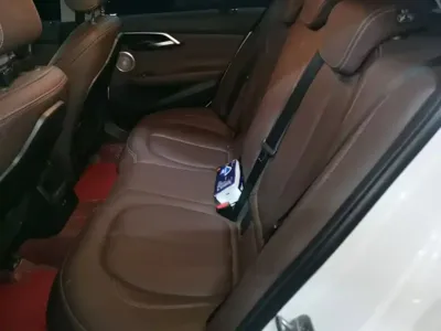 BMW 1 Series 2021, 55000 км, за 71700 CNY - фото 17