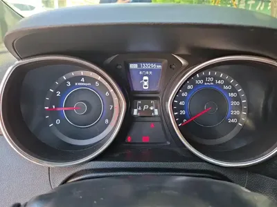 Hyundai Elantra Langdong 2015, 133300 км, за 28500 CNY - фото 14
