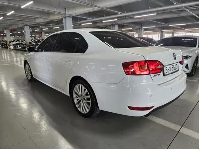 Volkswagen Jetta 2014, 165000 км, за 3900000 KRW