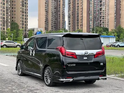 Toyota Alphard 2022, 46000 км, за 465800 CNY