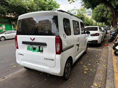 Wuling Zhiguang EV 2025, 10000 км, за 48800 CNY
