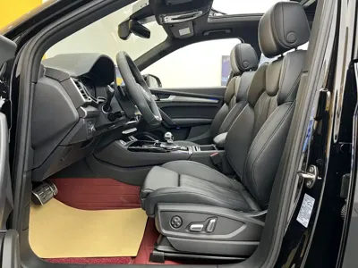 Audi Q5L 2026, 9500 км, за 245799 CNY