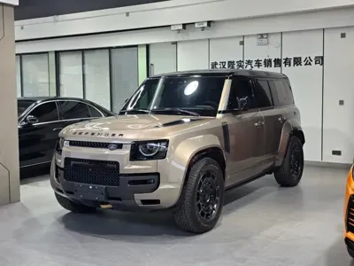 Land Rover Defender · 2026 год