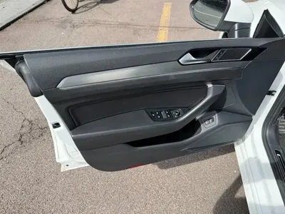 Volkswagen CC 2019, 70000 км, за 93800 CNY - фото 6