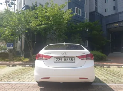 Hyundai Avante 2013, 125000 км, за 7200000 KRW