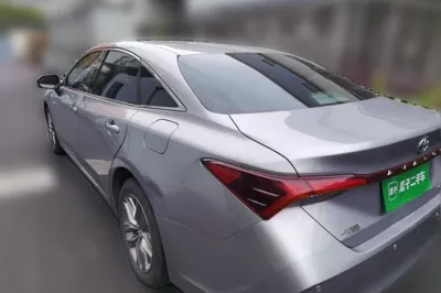 Toyota Avalon 2019, 71000 км, за 102205.05 CNY