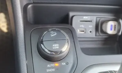 Jeep Cherokee 2015, 98700 км, за 7300000 KRW - фото 9