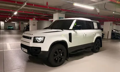 Land Rover Defender · 2023 год
