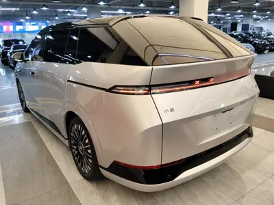 Xpeng X9 2025, 16100 км, за 284034 CNY