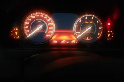 BMW 3 Series 2018, 76500 км, за 95389.1 CNY - фото 9