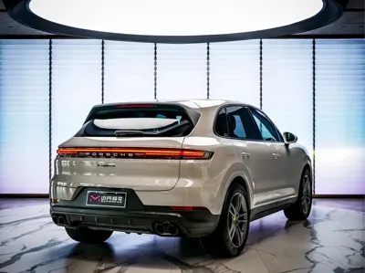Porsche Cayenne 2024, 20000 км, за 668000 CNY
