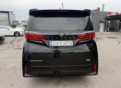 Toyota Alphard 2024, 39017 км, за 88900000 KRW