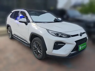 Toyota Wildlander 2023, 9400 км, за 125852.19 CNY