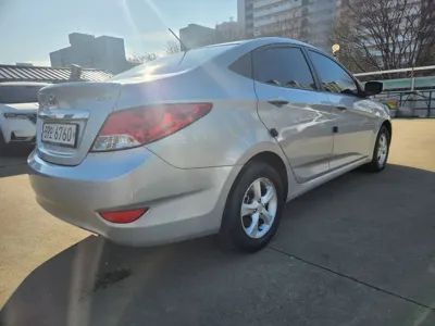 Hyundai Accent 2015, 184399 км, за 3000000 KRW - фото 4