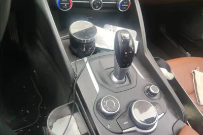 Alfa Romeo Giulia 2017, 80100 км, за 87804.17 CNY - фото 11
