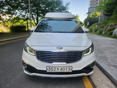 Kia Canival 2017, 223000 км, за 9900000 KRW