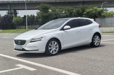 Volvo V40 · 2017 год