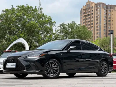 Lexus ES · 2021 год