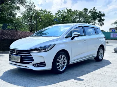 BYD MAX 2020, 72000 км, за 27799 CNY - фото 1
