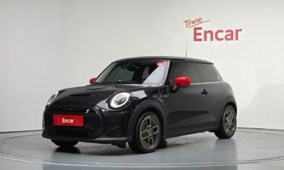 MINI Cooper · 2023 год
