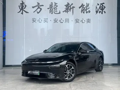 Xpeng P7 · 2023 год