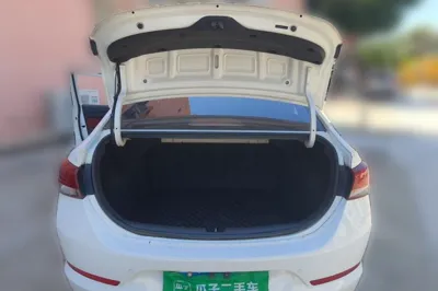 Hyundai Verna (new generation) 2016, 126500 км, за 35565.3 CNY - фото 15