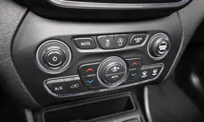 Jeep Cherokee 2019, 103858 км, за 10200000 KRW - фото 31