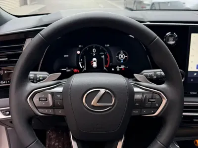 Lexus RX 2025, 6300 км, за 375800 CNY - фото 12