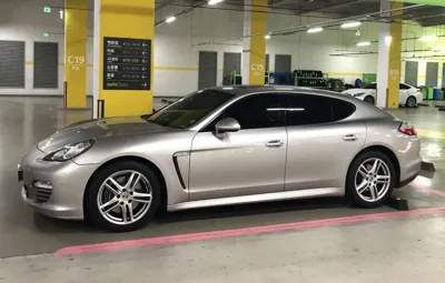 Porsche Panamera · 2011 год