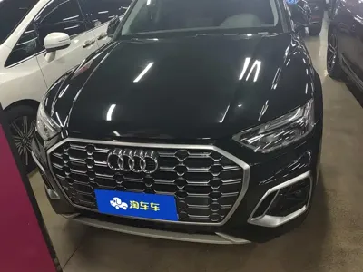 Audi Q5L 2022, 95700 км, за 196500 CNY