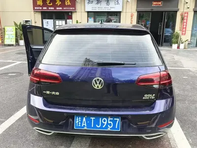 Volkswagen Golf 2020, 76000 км, за 66800 CNY