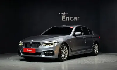 BMW 5-Series · 2017 год