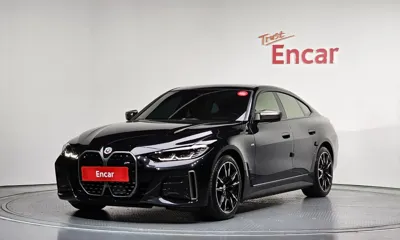 BMW i4 · 2023 год