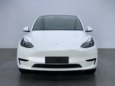 Tesla Model Y 2024, 80000 км, за 169800 CNY