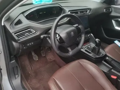 Peugeot 308 2017, 84600 км, за 19500 CNY - фото 12