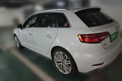 Audi A3 2018, 91300 км, за 72996.59 CNY