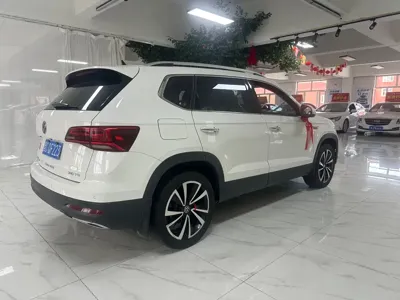 Volkswagen Tharu 2021, 27000 км, за 88000 CNY