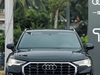 Audi Q3 2022, 17000 км, за 128000 CNY
