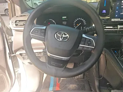 Toyota Sienna 2024, 32400 км, за 240000 CNY - фото 15