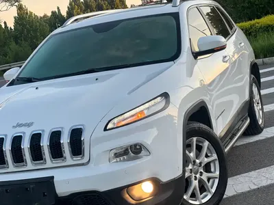 Jeep Cherokee 2016, 160000 км, за 29800 CNY - фото 16