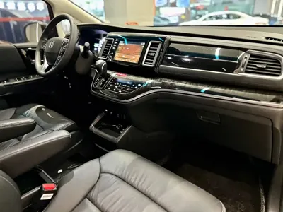 Honda Elysion 2021, 60000 км, за 158000 CNY