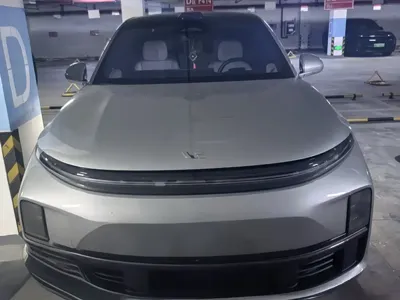 Li Auto Li L7 · 2024 год