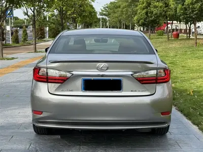 Lexus ES 2017, 110000 км, за 92800 CNY