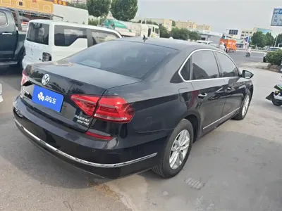 Volkswagen Passat 2017, 69500 км, за 58800 CNY