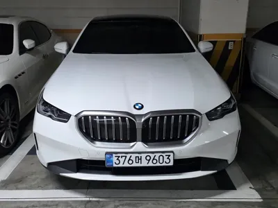 BMW 5-Series · 2024 год