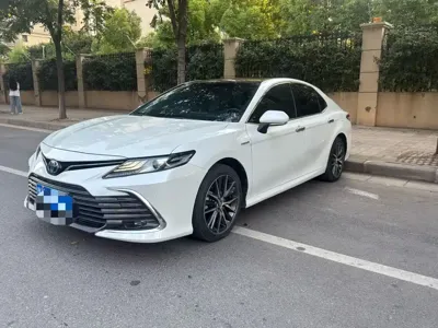 Toyota Camry · 2022 год