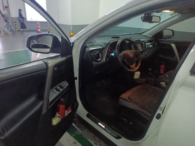 Toyota RAV4 2015, 97900 км, за 66490.76 CNY - фото 13