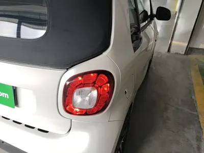 Smart Smart Fortwo 2017, 76700 км, за 94100 CNY - фото 8