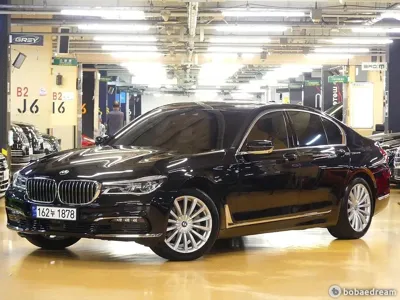 BMW 7-Series · 2016 год