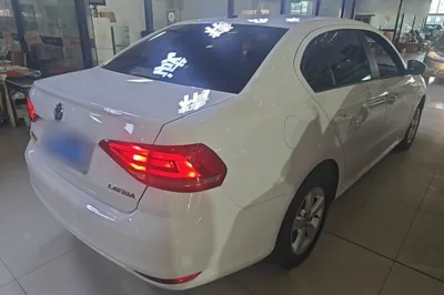 Volkswagen Lavida 2015, 116600 км, за 38299.88 CNY - фото 6